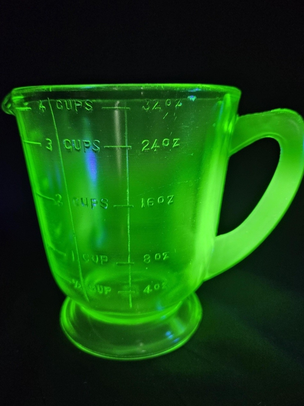 Hazel Atlas GREEN Uranium -Vintage Glass Four Cup Measuring Cup - Raised Numbers